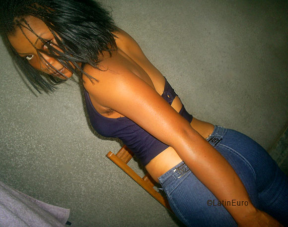 Date this georgeous Ivory Coast girl Ani from Abidjan A9732
