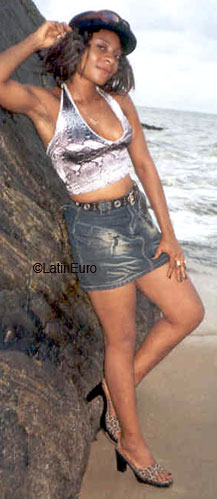 Date this good-looking Ivory Coast girl Nadege from Abidjan A9810