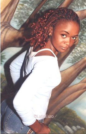 Date this attractive Ivory Coast girl Mireille from  A9812