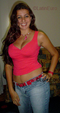 Date this happy Brazil girl Alyne from Sao Jose dos Campos B2142