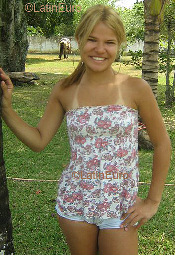 Date this beautiful Brazil girl Patricia from RIO DE JANEIRO B2301