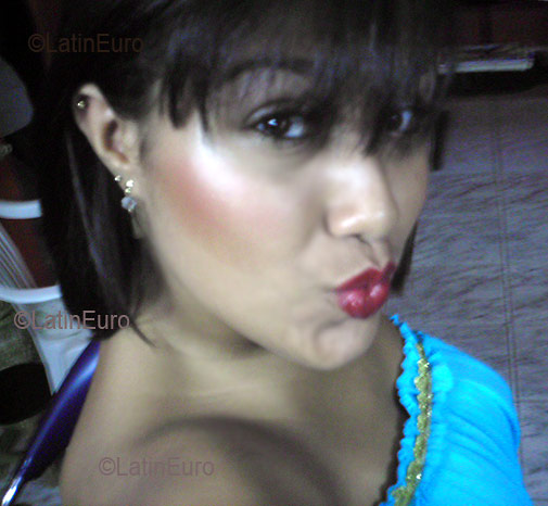 Date this nice looking Brazil girl Nataly from CAUCAIA B2783