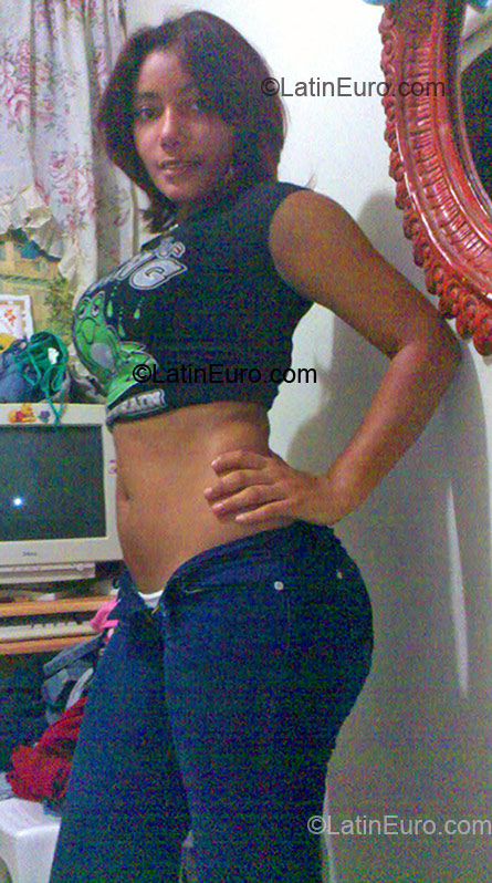 Date this athletic Dominican Republic girl Alexandra from Santo Domingo DO2368
