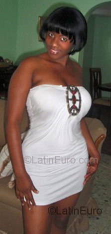 Date this happy Dominican Republic girl Yosany from Santo Domingo DO10504
