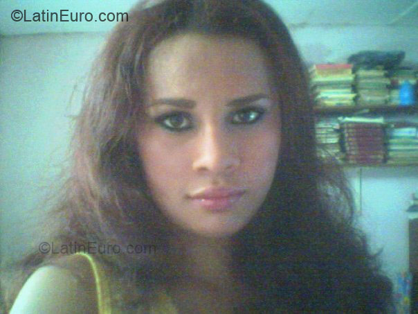 Date this nice looking Colombia girl Mabel Teresa from Puerto Colombia CO3035