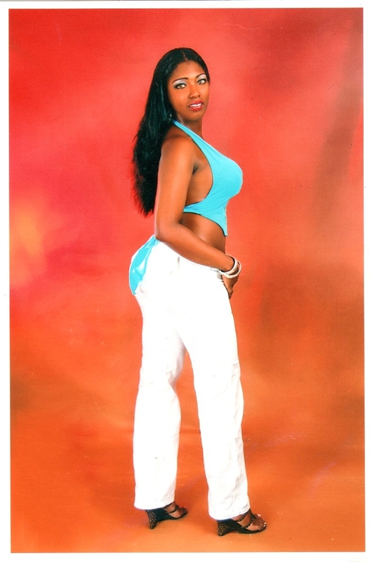 Date this hard body Colombia girl Melocoton from Cali CO3064