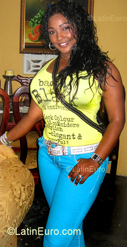 Date this pretty Dominican Republic girl Mayra from Santo Domingo DO4342