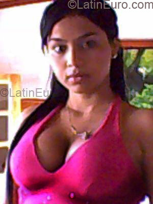 Date this attractive Colombia girl Maria Victoria from Medellin CO4363