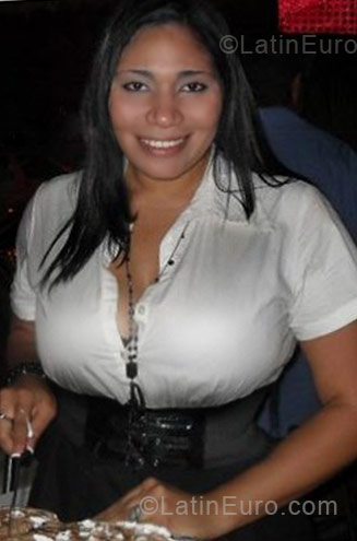 Date this passionate Dominican Republic girl Glennys from Santo Domingo DO15165