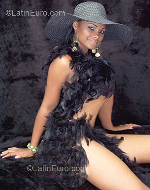 Date this delightful Dominican Republic girl Katherin from Santo Domingo DO19872