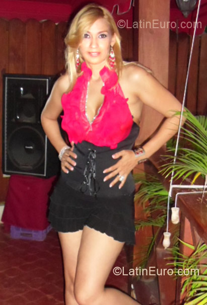 Date this good-looking Dominican Republic girl Elizabeth from Santo Domingo DO20566