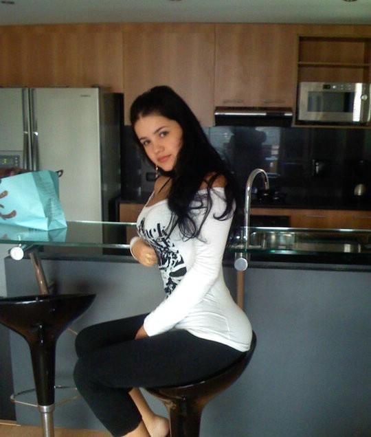 Date this cute Colombia girl Evanyelyn from Bogota CO16122