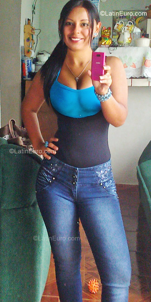 Date this athletic Costa Rica girl Gabriela from San Jose CR158