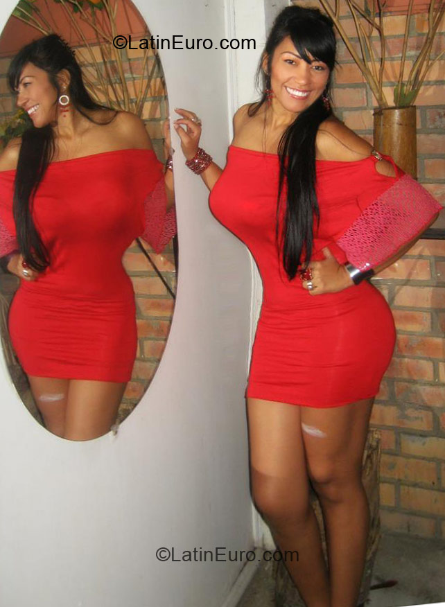 Date this charming Colombia girl Ana from Bucaramanga CO9057