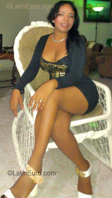 Date this sultry Dominican Republic girl Virginia from Santo Domingo DO19030