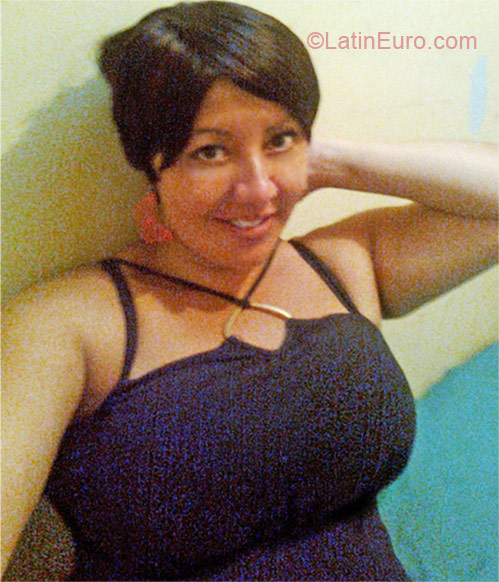 Date this attractive Costa Rica girl Jesi from Alajuela CR207