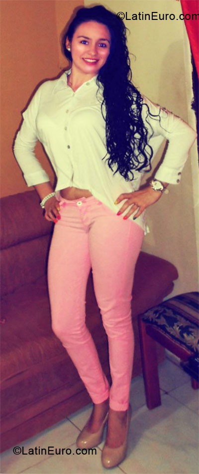 Date this attractive Colombia girl Vanessa from Manizales CO10239