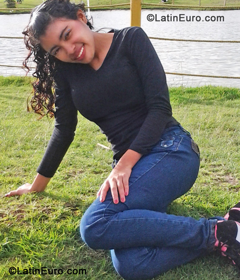 Date this passionate Colombia girl Maria Alejandra from Bogota CO10420