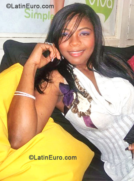 Date this charming Dominican Republic girl Ingrid from Santo Domingo DO11356