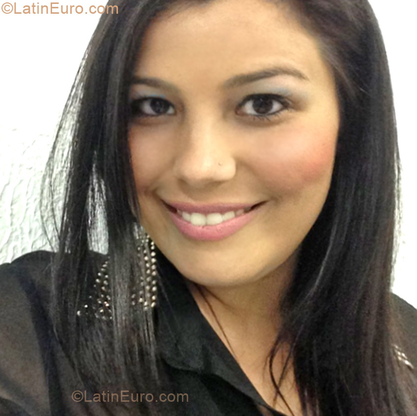 Date this attractive Brazil girl Camily from Rio De Janeiro BR9519