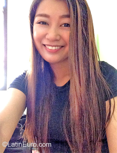 Date this georgeous Philippines girl Merry from Manila PH495