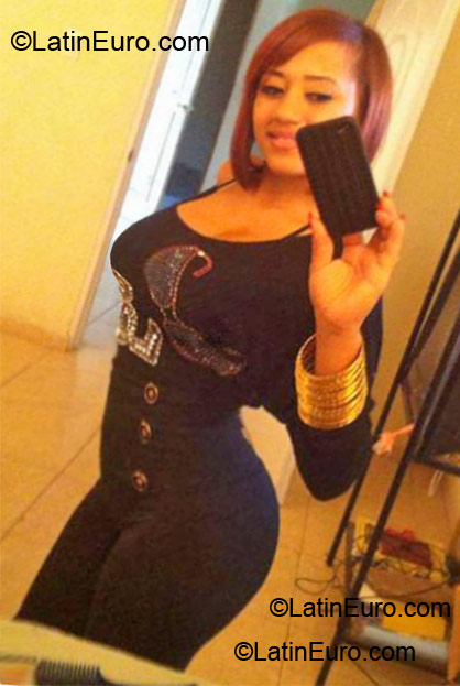 Date this attractive Dominican Republic girl Rossirys from Santiago DO11959