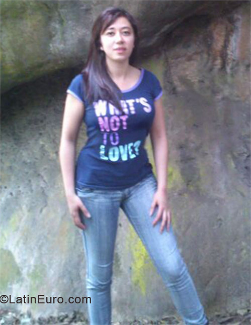 Date this passionate Colombia girl Carolina from Bogota CO11295