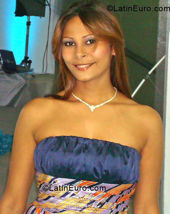 Date this fun Dominican Republic girl Yiser from Espaillat Moca DO12644