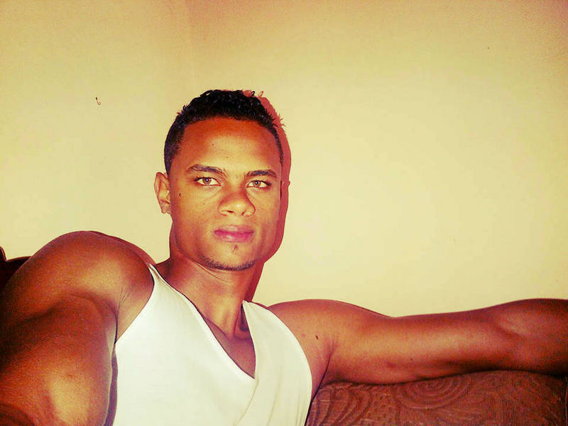 Date this young Dominican Republic man Arismel from Santo Domingo DO12832