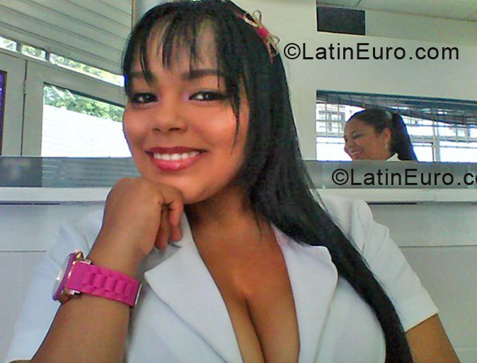 Date this lovely Colombia girl DIANA from Cali CO11498