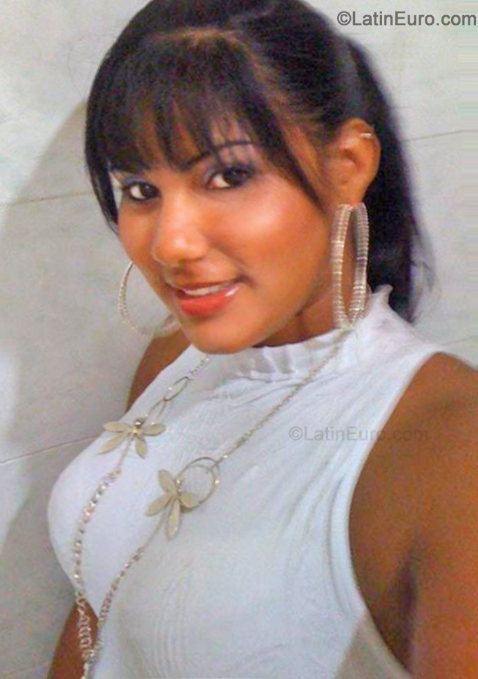 Date this attractive Dominican Republic girl Mabel from La Vega DO16079
