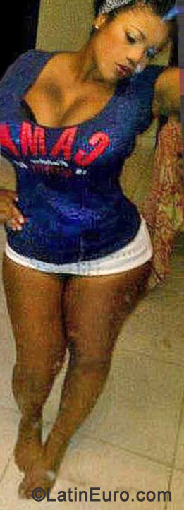 Date this hard body Dominican Republic girl Jairan from Santo Domingo DO21279