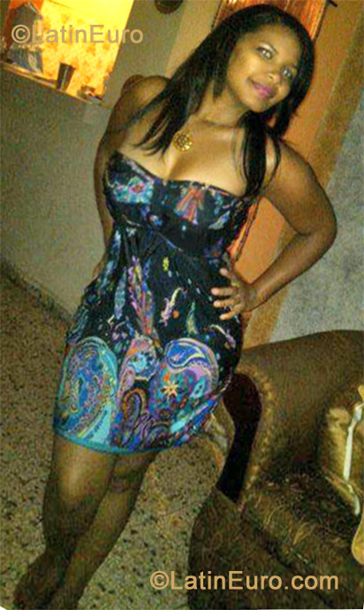 Date this sensual Dominican Republic girl Miosotis from Santiago DO13302