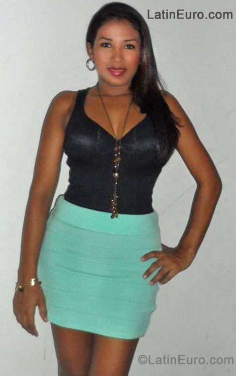 Date this good-looking Colombia girl Johana batista from Barranquilla CO11692