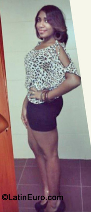 Date this young Dominican Republic girl Estephanny from Santo Domingo DO13372