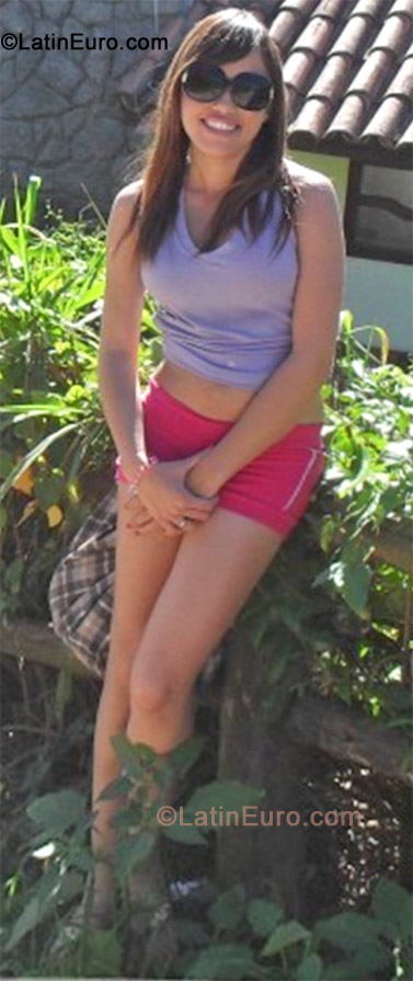 Date this cute Brazil girl Valeria from Volta Redonda BR7299