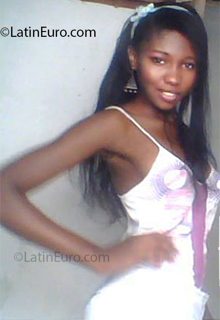 Date this attractive Colombia girl Marcela from Quibdo CO11891