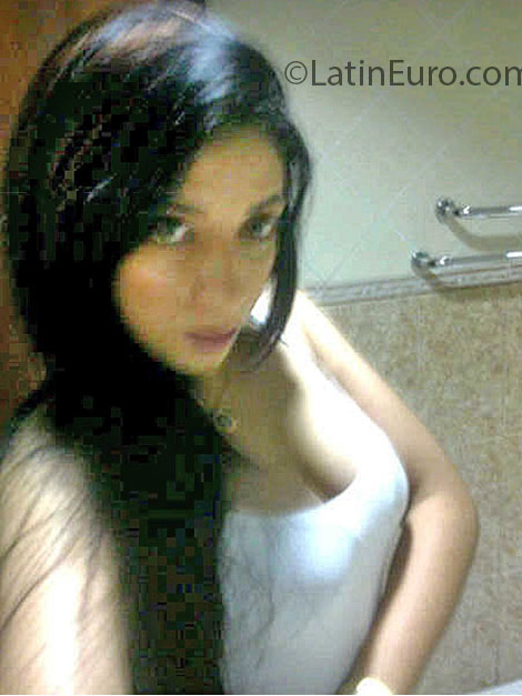 Date this sensual Dominican Republic girl Nathaly from Santiago DO13935