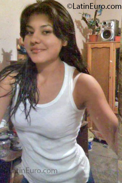 Date this pretty Mexico girl Maricela from San Luis Potosi MX822