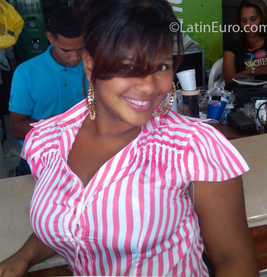 Date this voluptuous Dominican Republic girl Karina from Puerto Plata DO14311
