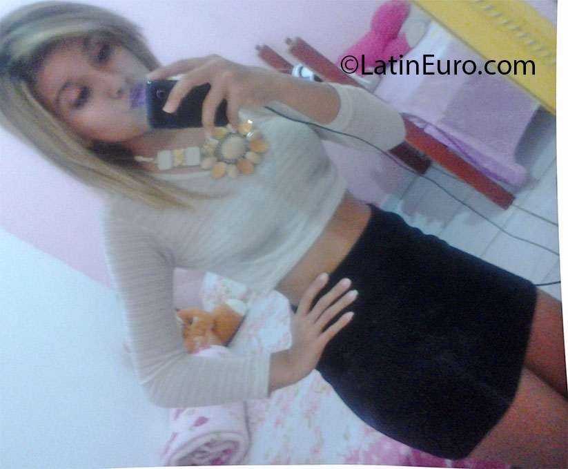 Date this hot Brazil girl Raquel from Fortaleza BR7501