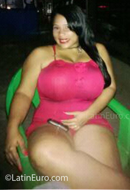 Date this stunning Dominican Republic girl Gissell from Santo Domingo DO14473