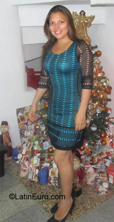 Date this foxy Colombia girl Veronica from Bogota CO12335