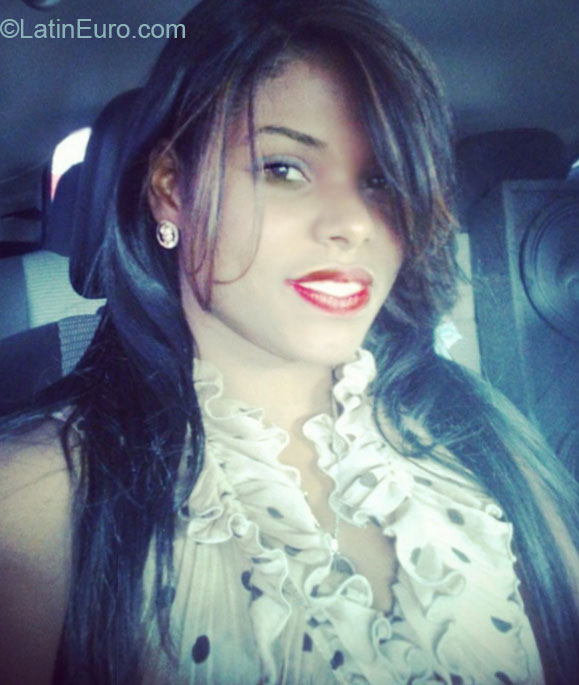 Date this lovely Dominican Republic girl Irina from Santo Domingo DO18141
