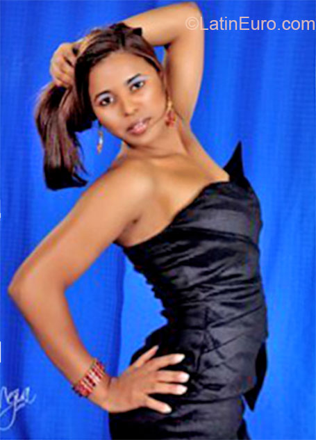 Date this foxy Dominican Republic girl Marlene from San Pedro De Macoris DO14929