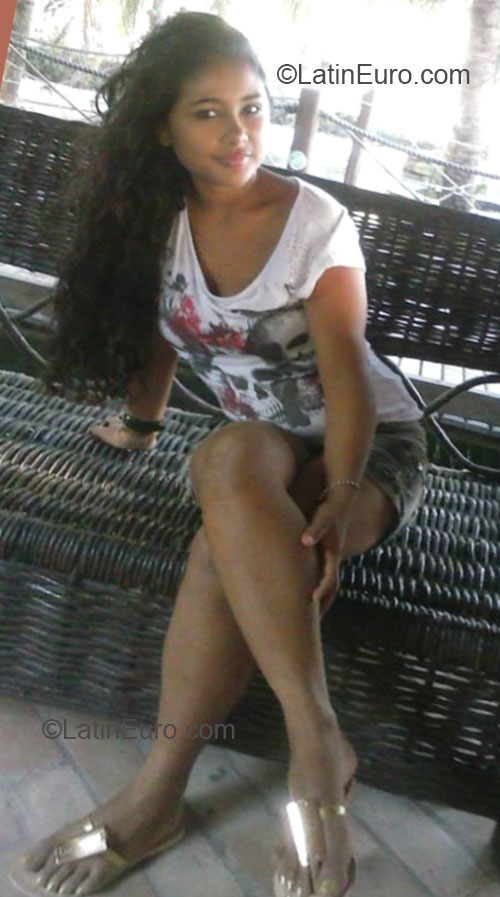 Date this happy Brazil girl Maria from Fortaleza BR7605