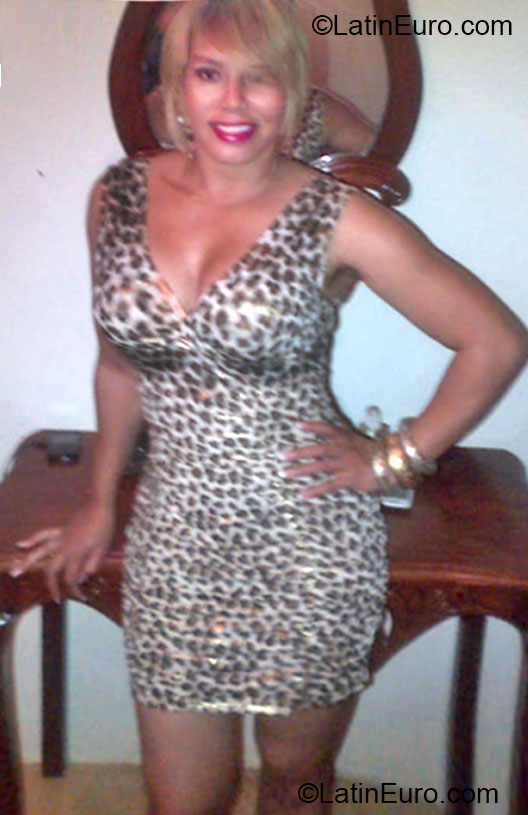 Date this tall Dominican Republic girl Jamiry from Santo Domingo DO14997