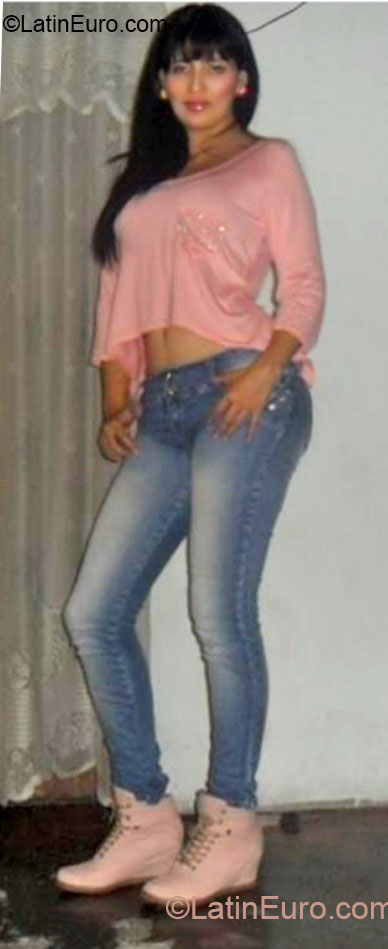 Date this good-looking Colombia girl YAMILE from Medellin CO12537