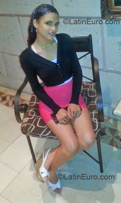 Date this attractive Dominican Republic girl Ruth from Santiago DO15057