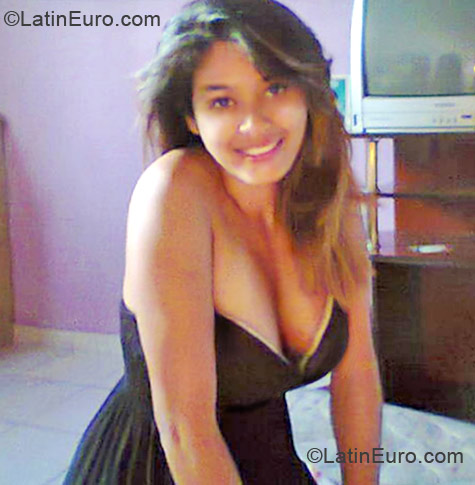 Date this funny Brazil girl Iclianes from Sumare BR7722
